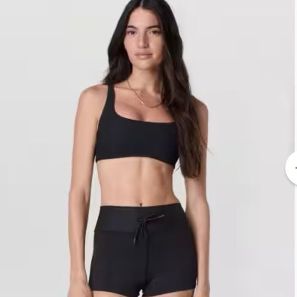 NWOT Vuori Encinitas Cutout Bikini Top in Black SZ M